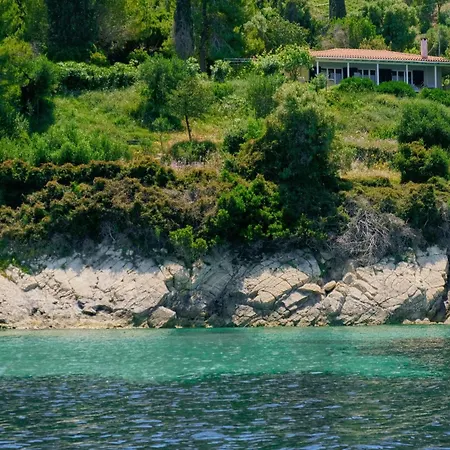 Pitsimenti Center For Peace, Private Boat - Sea Access And Closest Point To Marathonisi Island Parque de Campismo *